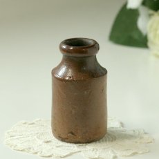 画像3: イギリス 1870-1890年代 アンティーク陶器ボトル (7.9cm) (3)