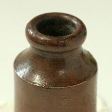 画像4: イギリス 1870-1890年代 アンティーク陶器ボトル (7.9cm) (4)