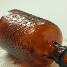 画像3: イギリス  アンティーク アンバーガラス ボトル REG No 641401(約9.6cm) (3)