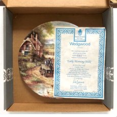 画像4: イギリス 1991 個別番号9196J ウェッジウッド Early Morning Milk' COUNTRY DAYS コレクタープレート 飾り皿 直径20.3cm (4)