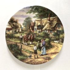 画像1: イギリス 1992 個別番号3068D ウェッジウッド Ploughing' COUNTRY DAYS コレクタープレート 飾り皿 直径20.3cm (1)