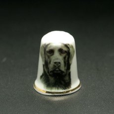 画像2: イギリス ラブラドール犬 英国陶製シンブル(指貫) (2)