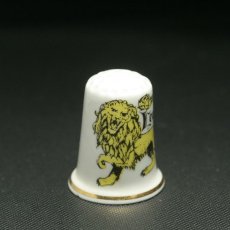 画像2: イギリス  英国陶製シンブル(指貫)ライオン (2)