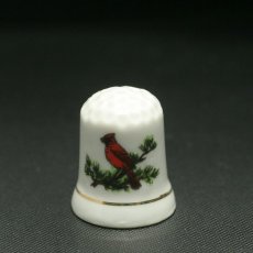 画像2: イギリス  英国陶製シンブル(指貫)赤い鳥 (2)