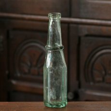 画像1: イギリス アンティーク ガラス瓶  (約 高さ19.2cm) (1)