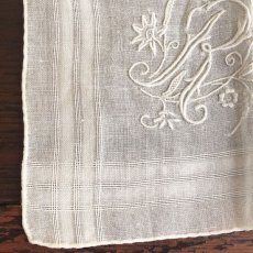 画像5: 〈西ヨーロッパ〉マデイラのビンテージホワイトコットンハンカチ イニシャル手刺繍R (5)