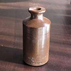 画像3: イギリス 1870-1890年代 アンティーク陶器ボトル (11.3cm) (3)