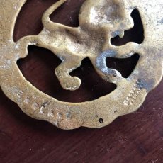 画像4: イギリス アンティーク真鍮 ライオン獅子 ホースブラス 馬具飾り  (4)