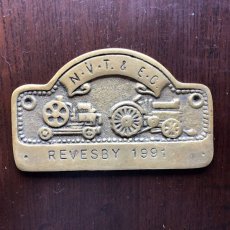 画像1: イギリス アンティーク真鍮プレート リヴェスビー N・V・T・&・E・C REVESBY 1991 (1)