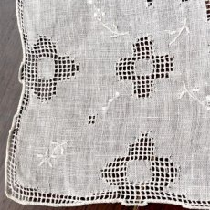 画像5: 〈西ヨーロッパ〉マデイラ ビンテージリネンハンカチ ドロンワーク刺繍 花刺繍 (5)