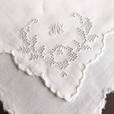 画像6: 〈イギリス〉ヴィンテージ JHK カットワーク手刺繍 ナプキン ハンカチ (6)