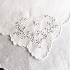 画像5: 〈イギリス〉ヴィンテージ JHK カットワーク手刺繍 ナプキン ハンカチ (5)