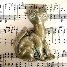 画像1: イギリス アンティーク真鍮 ブロス 猫ねこ (1)