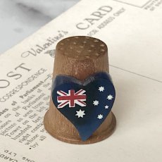 画像1: イギリス  英国木製シンブル 指貫 オーストラリア AUSTRALIA (1)