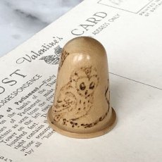 画像1: イギリス  英国木製シンブル 指貫 フクロウ (1)