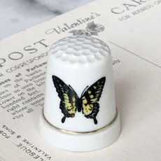 画像1: イギリス  英国陶製シンブル 蝶々 (1)