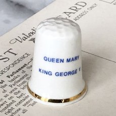 画像2: イギリス  英国陶製シンブル 指貫 メアリー女王とジョージ5世 (2)