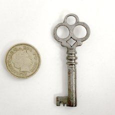 画像2: アメリカ アンティークキー バレル型 古い鍵 Barrel Skeleton Key 約5.7cm EY6350 (2)