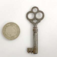 画像2: アメリカ アンティークキー バレル型 古い鍵 Barrel Skeleton Key 約5.8cm EY6354 (2)