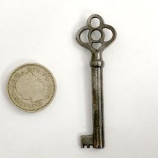 画像2: アメリカ アンティークキー バレル型 古い鍵 Barrel Skeleton Key 約6.0cm EY6355 (2)