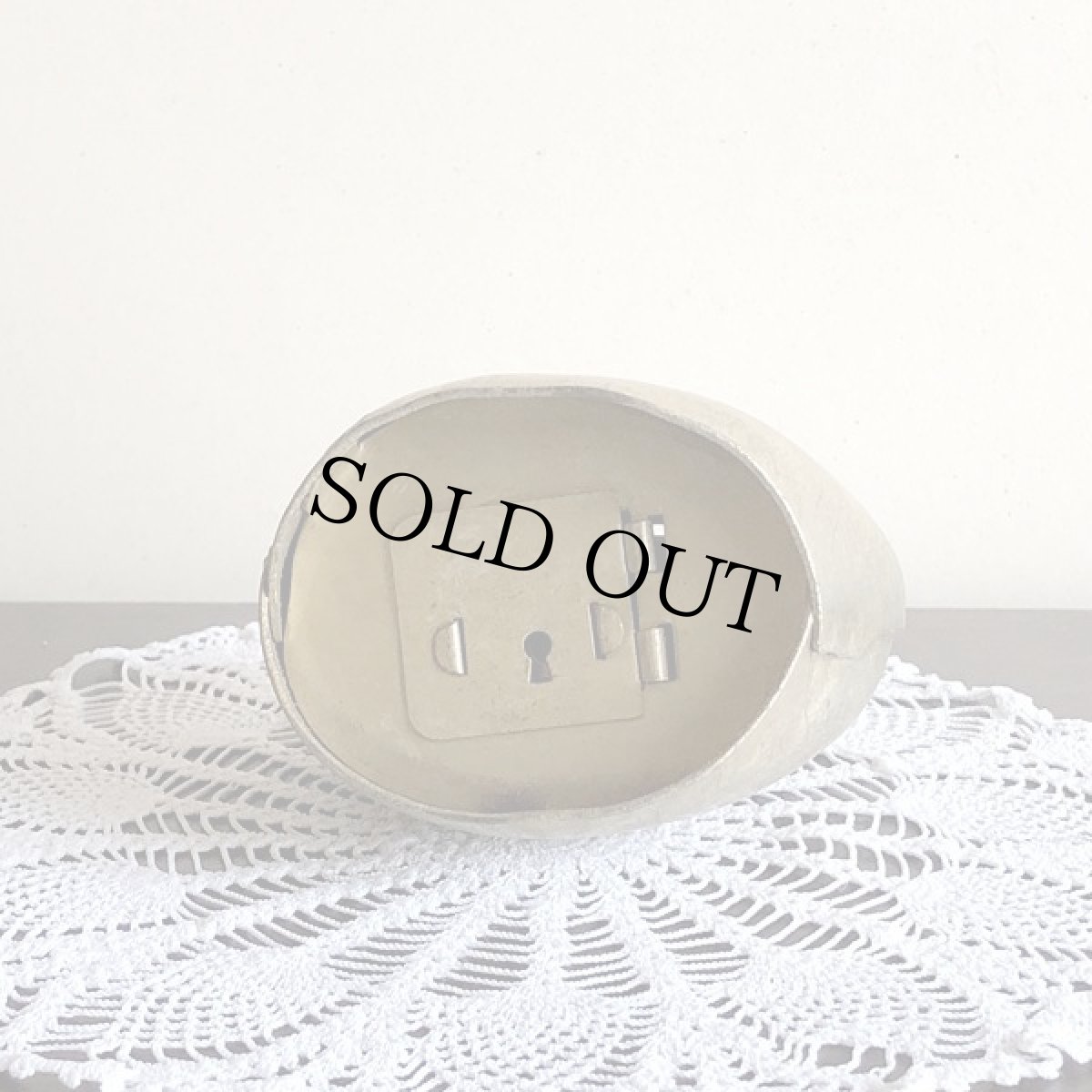 画像5: イギリス カウベル型貯金箱 cowbell 真鍮ブラス 鍵付き (5)