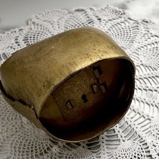 画像8: イギリス カウベル型貯金箱 cowbell 真鍮ブラス 鍵付き (8)