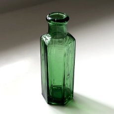 画像3: イギリス ポイズンガラスボトル フォレストグリーン NOT TO BE TAKEN(高さ 約10.8cm) (3)