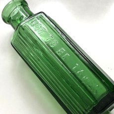 画像5: イギリス ポイズンガラスボトル フォレストグリーン NOT TO BE TAKEN(高さ 約10.8cm) (5)