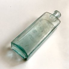 画像5: イギリス アンティーク ガラス瓶 CRUMPSALL C.W.S WORKS(約高さ 14.8cm) (5)