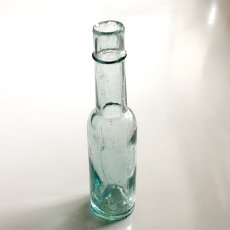 画像2: イギリス アンティークガラス瓶(約 高さ15.3cm) (2)