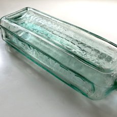 画像8: イギリス アンティーク  WORLD FAMED 可愛いインテリアの古いガラス瓶 (約高さ19.0cm) (8)
