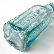 画像8: イギリス SHIPLEY SAUSE ELETCHERS アンティークガラス瓶 (約高さ14.2cm) (8)