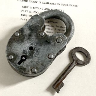イギリス アンティークパドロック 古い南京錠 鍵付き 可愛いクマの