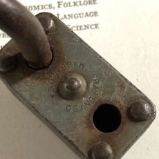 画像8: アメリカ 1950年代 ヴィンテージパドロック 古い南京錠 鍵付き MASTER LOCK Co MILWAUKEE(5.0cmX3.7cm) (8)