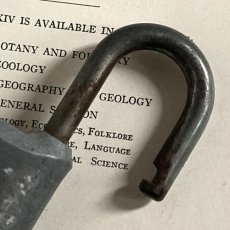 画像8: アメリカ 1950年代 ヴィンテージパドロック 古い南京錠 鍵2本付き CORBIN MADE IN U.S.A.(7.1cmX4.2cm) (8)