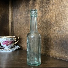画像2: イギリス アンティークガラス瓶 ガラスボトル YORKSHIRE(約18.5cm) (2)