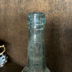 画像3: イギリス アンティークガラス瓶 ガラスボトル(約19.0cm) (3)