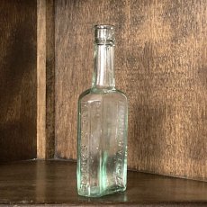 画像5: イギリス アンティークガラス瓶 HOE'S SAUCE (高さ約19.2cm) (5)