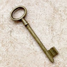 画像2: ドイツ アンティークブラスキー 古い鍵 約10.3cm (2)