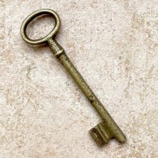 画像1: ドイツ アンティークブラスキー 古い鍵 約10.3cm (1)