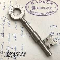 画像13: (在庫1/5)イギリス アンティークドアキー GIBBONS W.HAMPTON製古い鍵 約8cm  (13)