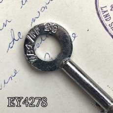 画像19: (在庫1/5)イギリス アンティークドアキー GIBBONS W.HAMPTON製古い鍵 約8cm  (19)