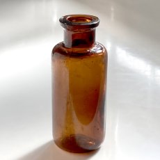 画像3: イギリス アンティークアンバーガラスボトル (約高さ10.9cm) (3)
