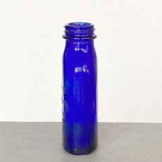 画像3: イギリス アンティークブルーガラスボトル MILK OF MAGNESIA (約高さ12.6cm) (3)