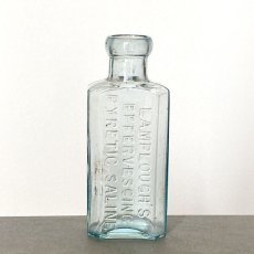 画像2: イギリス アンティーク LAMPLOUGH’S EFFERVESCING PYRETIC SALINE 古いガラス瓶 (約高さ 15.4cm) (2)