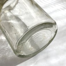 画像6: イギリス アンティークガラス瓶 ずしりとしっかりしたクリアガラスボトル(約9.4cm) (6)