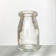 画像1: イギリス アンティークガラス瓶 ずしりとしっかりしたクリアガラスボトル(約9.4cm) (1)