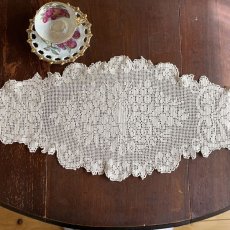 画像2: イギリス クロッシェレース エクリュー テーブルランナー (2)