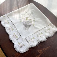画像16: イギリス ヴィンテージ 可愛いフラワーバスケット テーブルクロス (約80cmX80cm) (16)