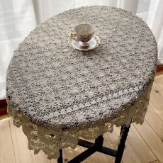 画像2: イギリス ヴィンテージ エクリュークロッシェレース テーブルクロス (約100cmX100cm) (2)